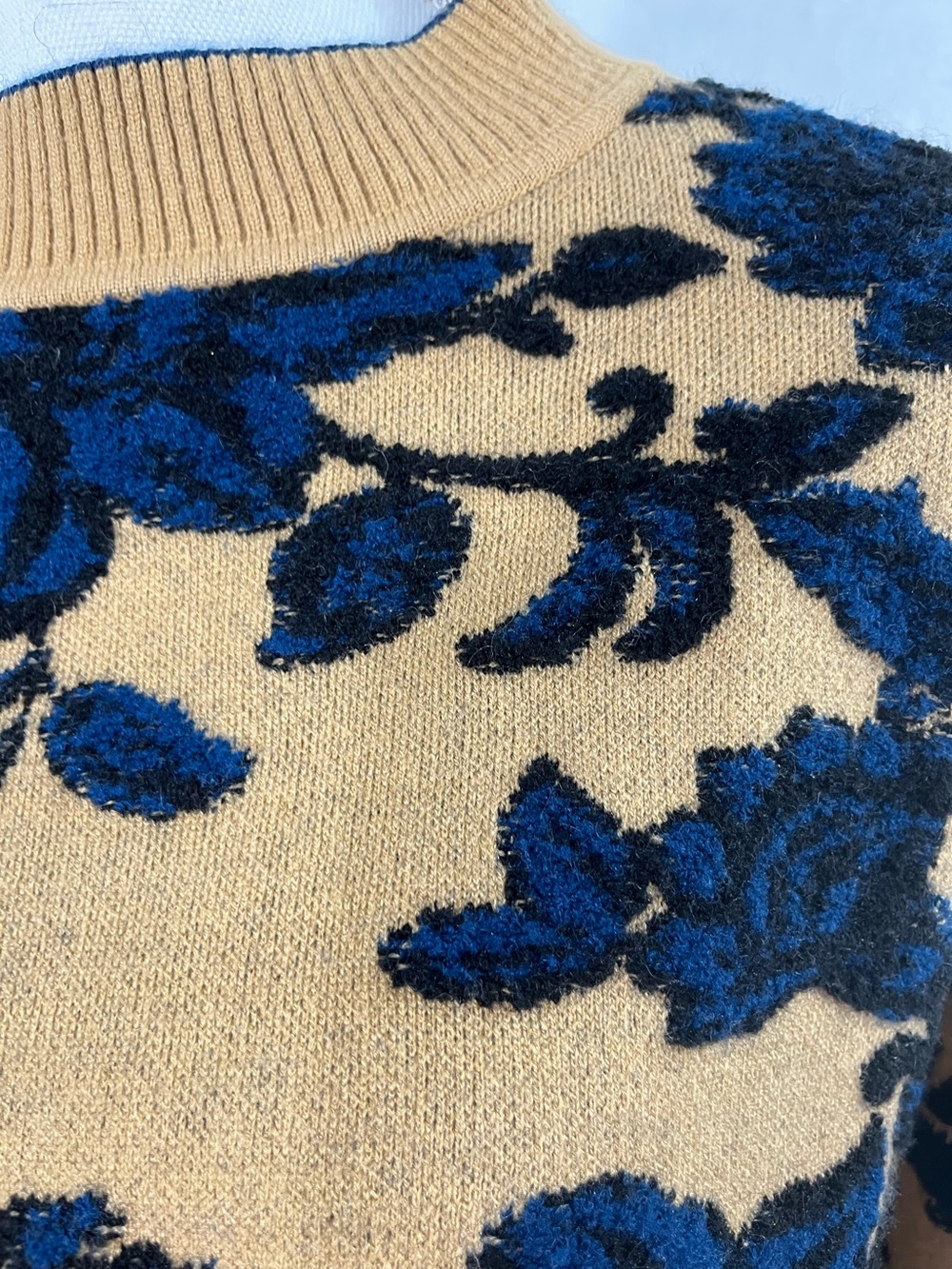 ANN TAYLOR FLORAL JACQUARD SWEATER ONE OF A KIND SAMPLE PIECE (417) - Picture 15 of 16